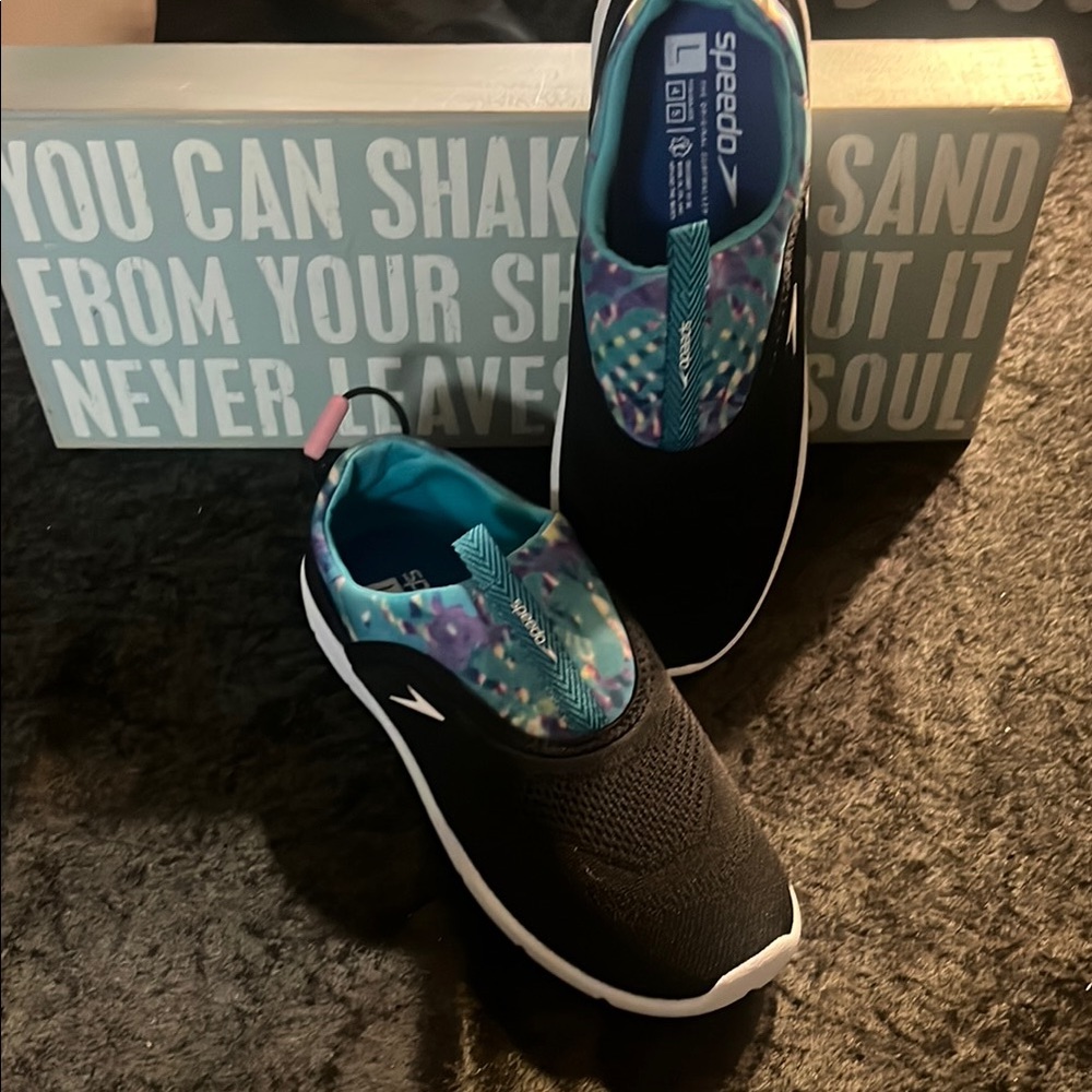 Speedo Junior Surf Walker Pro Water Shoes Size L 4-5 NEW Cool Design